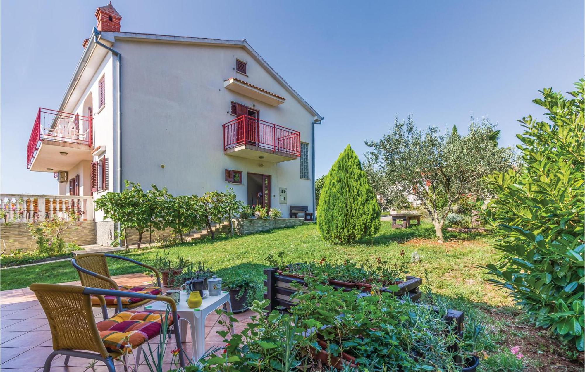 6 Bedroom Nice Home In Segotici Buitenkant foto