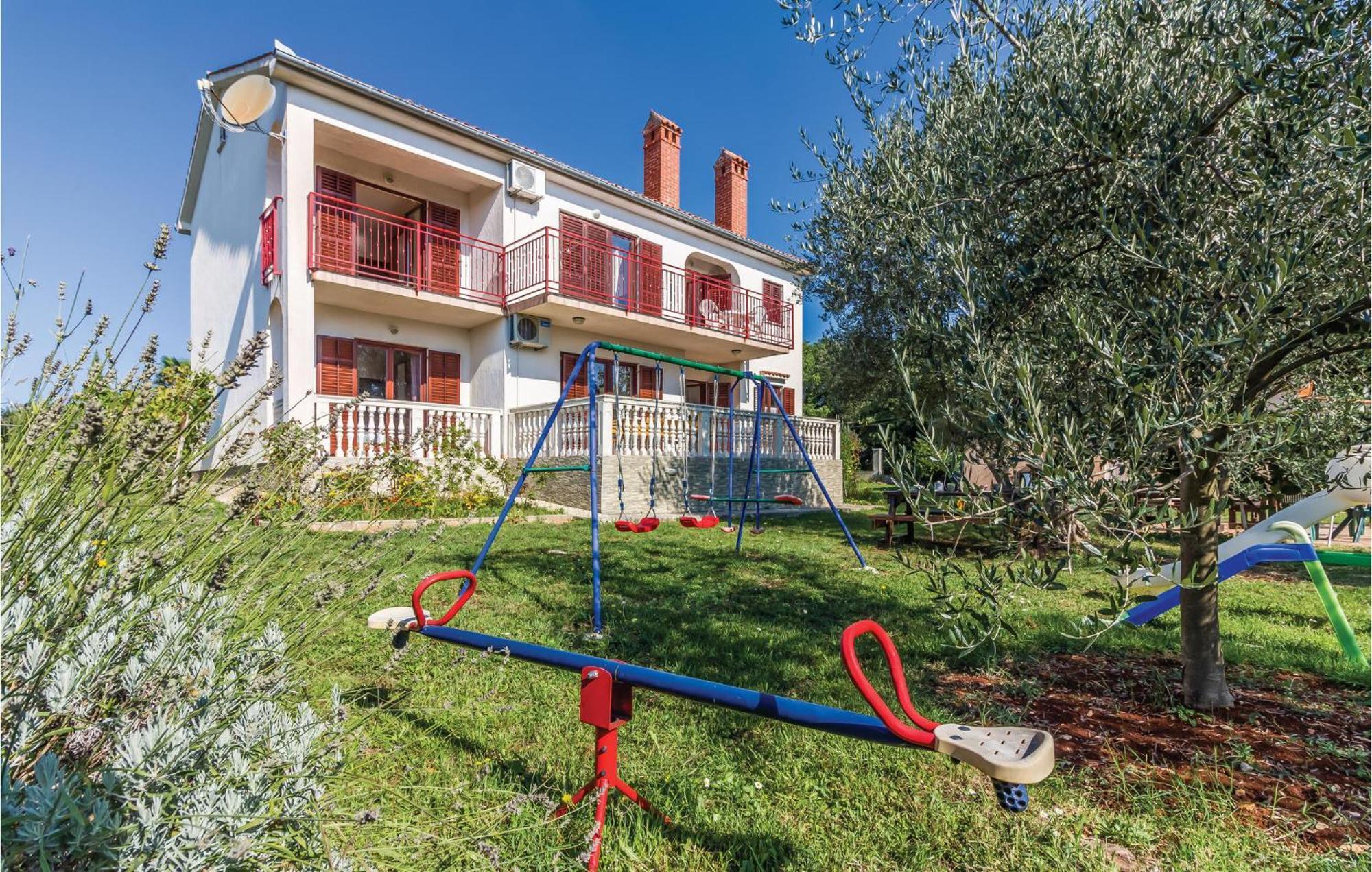 6 Bedroom Nice Home In Segotici Buitenkant foto